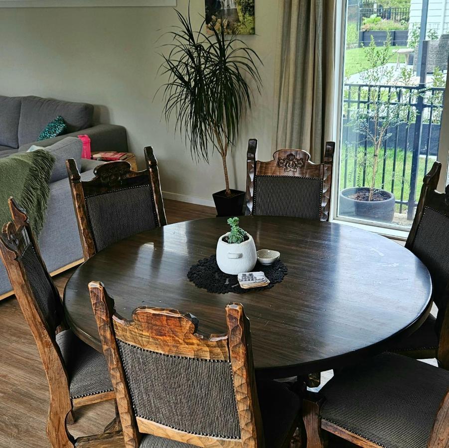 Essence Of The Park Villa Hastings Bagian luar foto